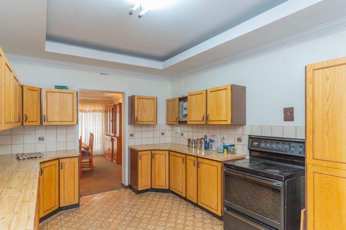 4 Bedroom House for sale in Stilfontein. - Photo 4