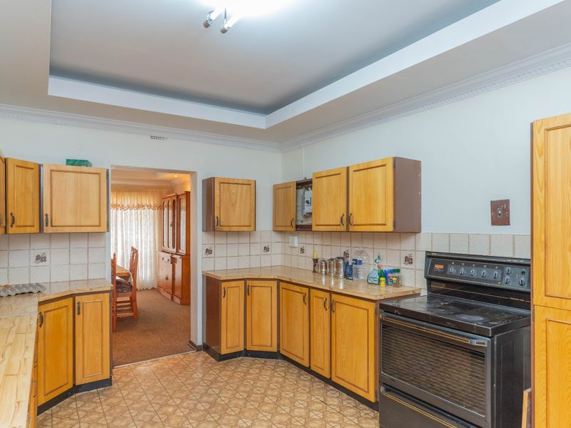 4 Bedroom House for sale in Stilfontein. - Photo 4