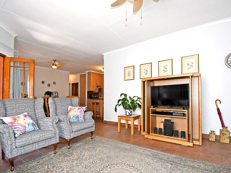 Phenomenal 5-Star Property in Prime Security Estate!  - Photo 3