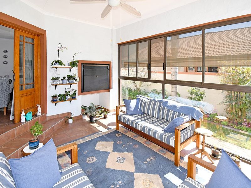 Phenomenal 5-Star Property in Prime Security Estate!  - Photo 4