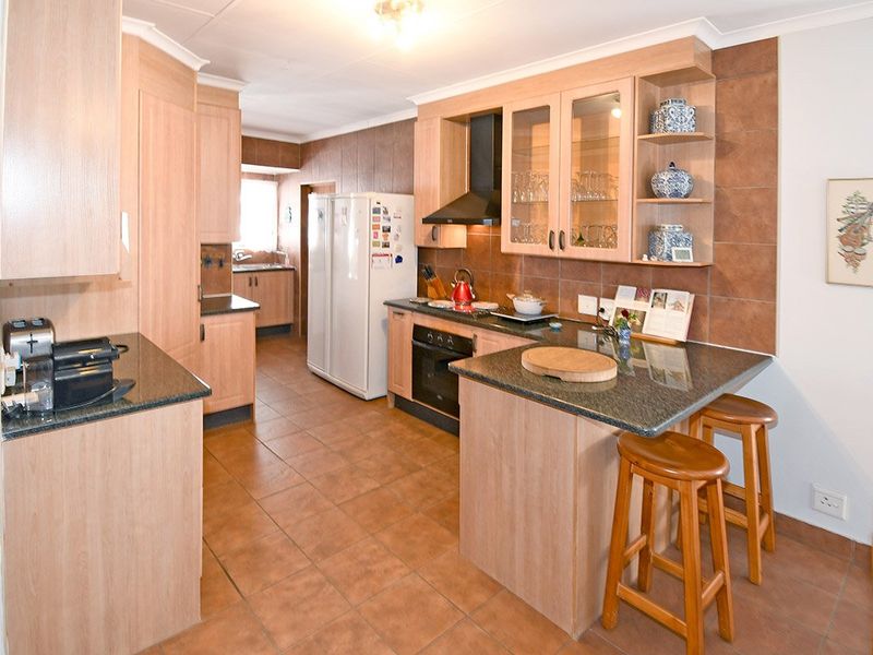 Phenomenal 5-Star Property in Prime Security Estate!  - Photo 7