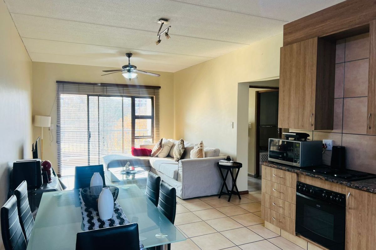 Modern 2-Bed, 2-Bath First-Floor Unit in Secure Complex - Photo 3