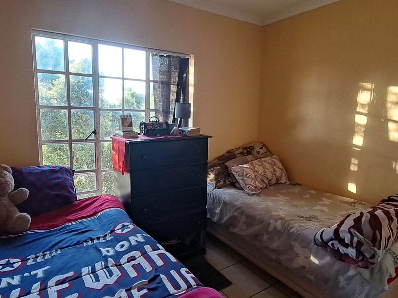 2 Bedroom Townhouse For Sale in Victoria Square - Photo 6