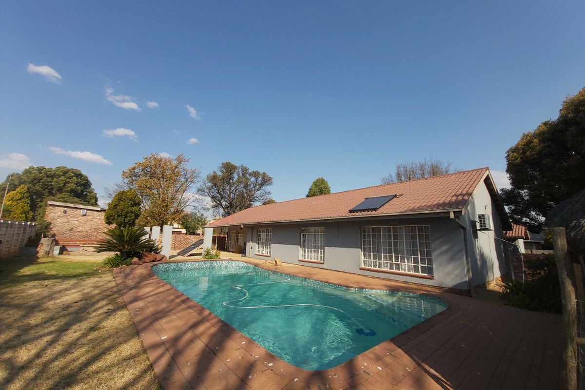 3 Bedroom House For Sale In Neserhof. - Photo 2