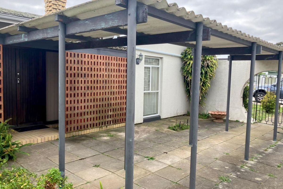 Golden Oldie for sale in Kabega Park. - Photo 2