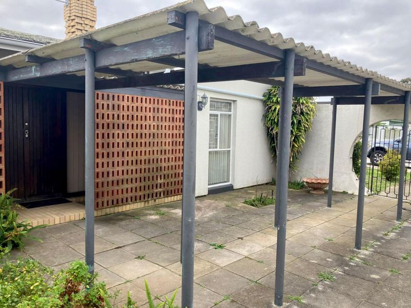 Golden Oldie for sale in Kabega Park. - Photo 2