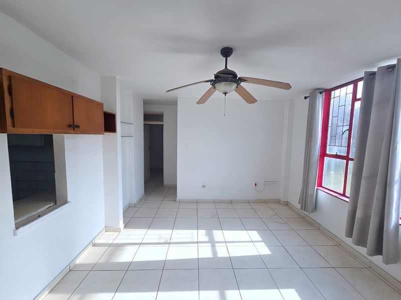 Prime Glenwood Apartment – Convenience, Security, and Location - Photo 3