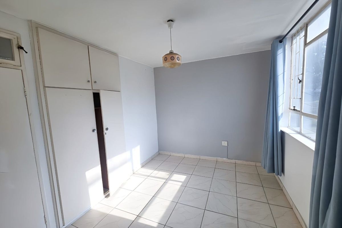 Prime Glenwood Apartment – Convenience, Security, and Location - Photo 5