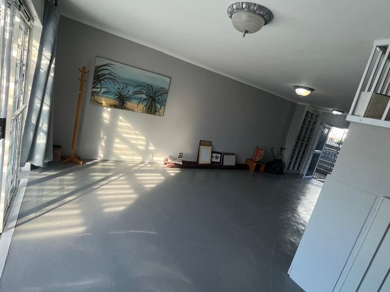 Amazing Opportunity For Sale 2 Bedroom Apartment in Aston Bay   - Photo 10