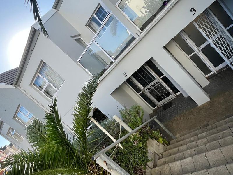 Amazing Opportunity For Sale 2 Bedroom Apartment in Aston Bay   - Photo 4