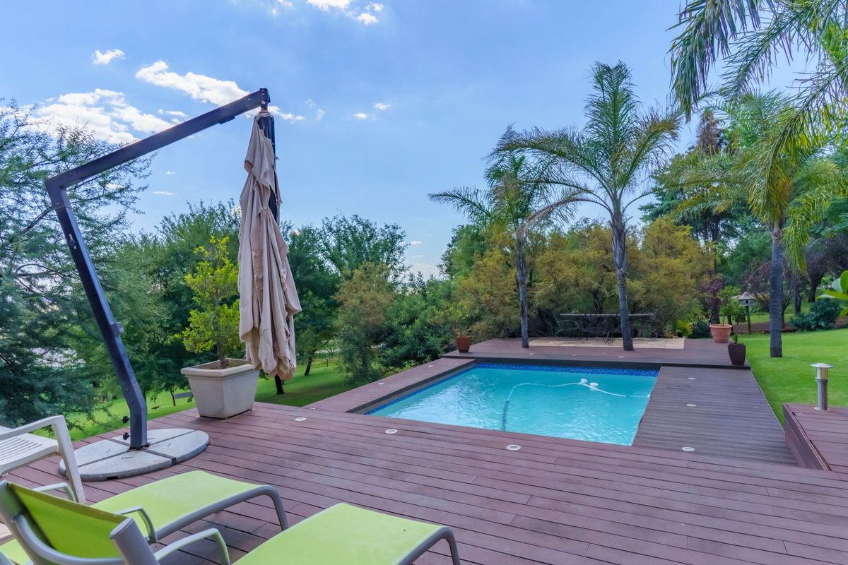 AN ARCHITECTURAL MASTERPIECE! - Photo 4