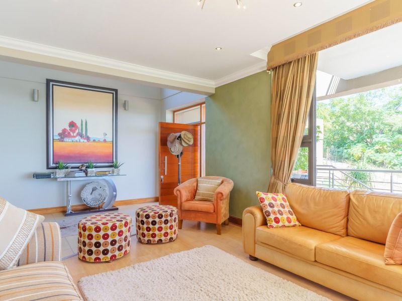 AN ARCHITECTURAL MASTERPIECE! - Photo 8