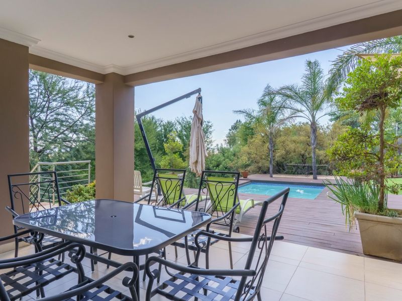 AN ARCHITECTURAL MASTERPIECE! - Photo 5