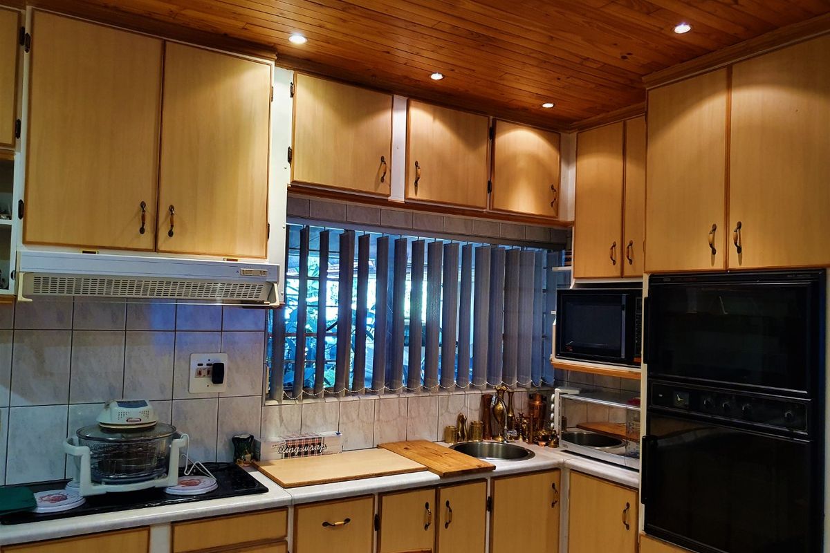 Discover the epitome of luxury living in this neat 5-bedroom residence. - Photo 4