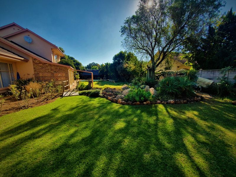 Discover the epitome of luxury living in this neat 5-bedroom residence. - Photo 8