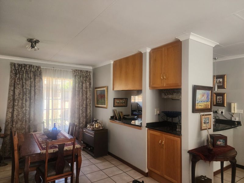 3 BEDROOM TOWNHOUSE IN FLAMWOOD - Photo 10