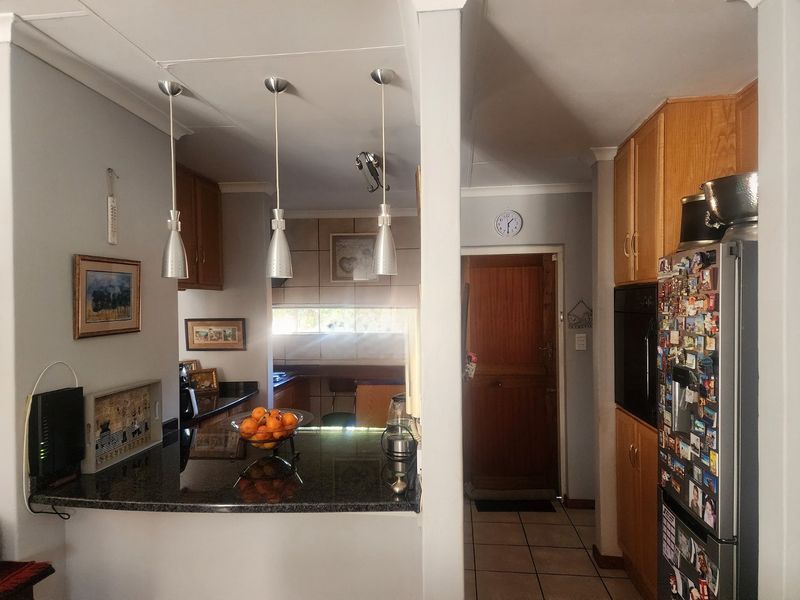 3 BEDROOM TOWNHOUSE IN FLAMWOOD - Photo 9