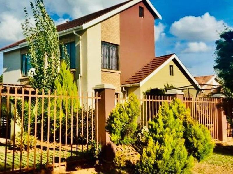 Charming family retreat: A perfectblend of comfort  and security. - Photo 5