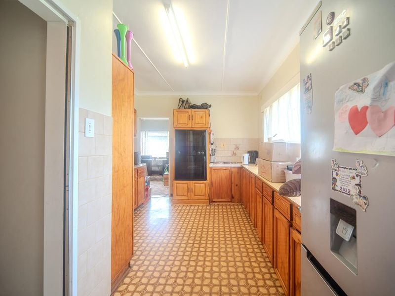 Spacious 3-Bedroom Home in Evander – Deceased Estate with Great Potential - Photo 9