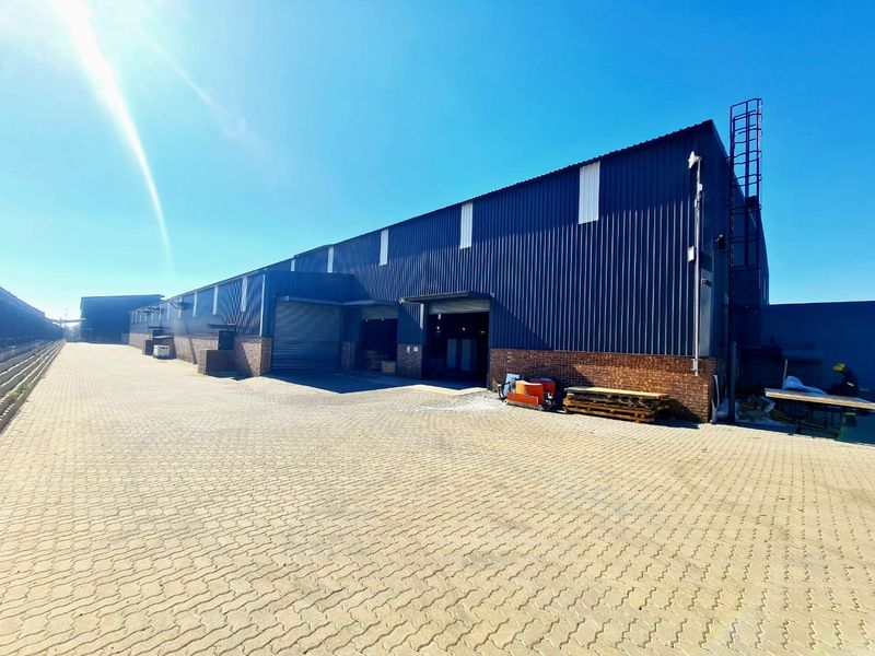 Limeroc Business Park 3,858m2 A-Grade Warehouse to Let Simela Street, Knoppieslaagte, Centurion - Photo 2