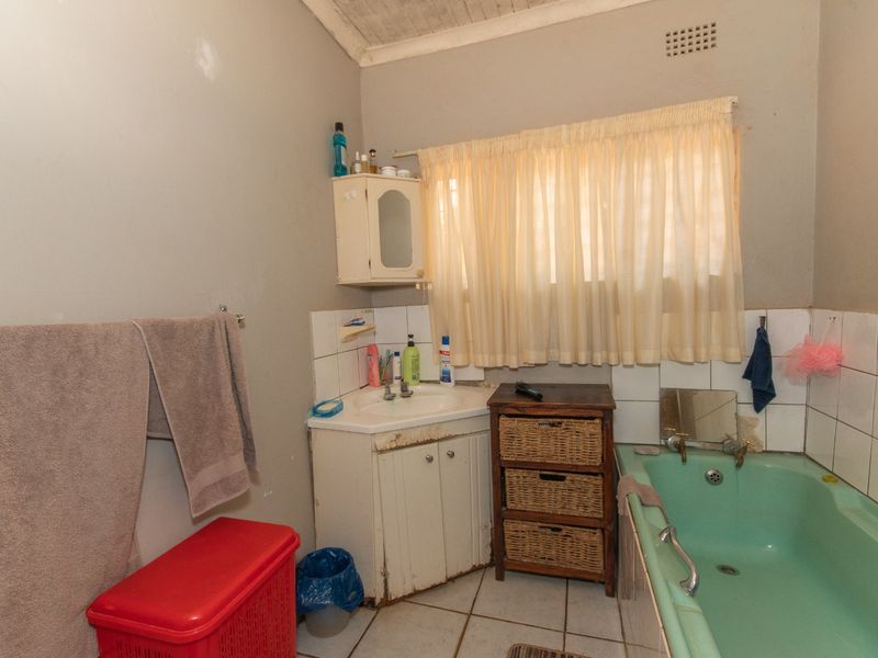 Excellent income generated smallholding with a current income of R42 000 per month. - Photo 9