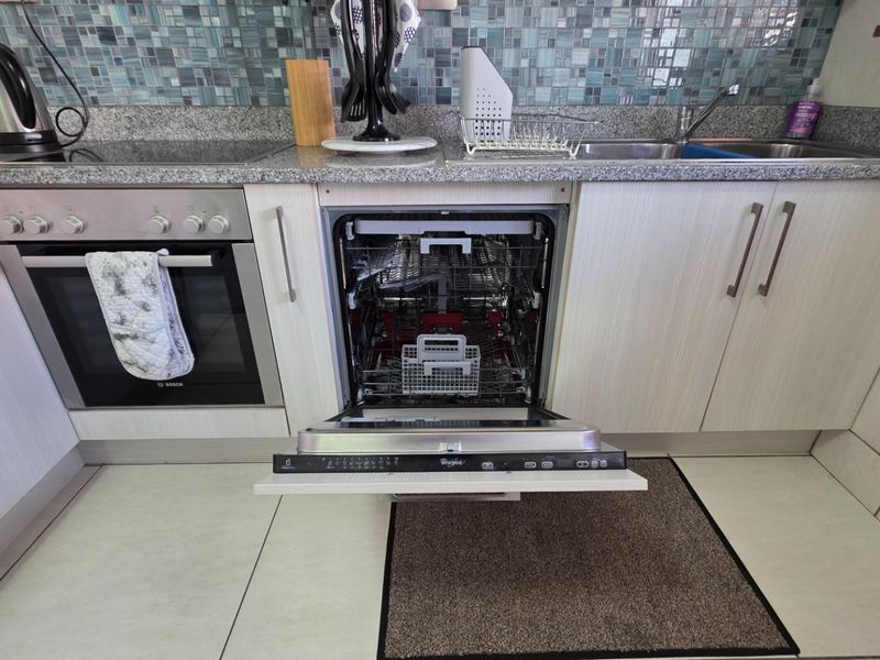 Beautiful Apartment... Fully Furnished... Close to the Beach !!! - Photo 6