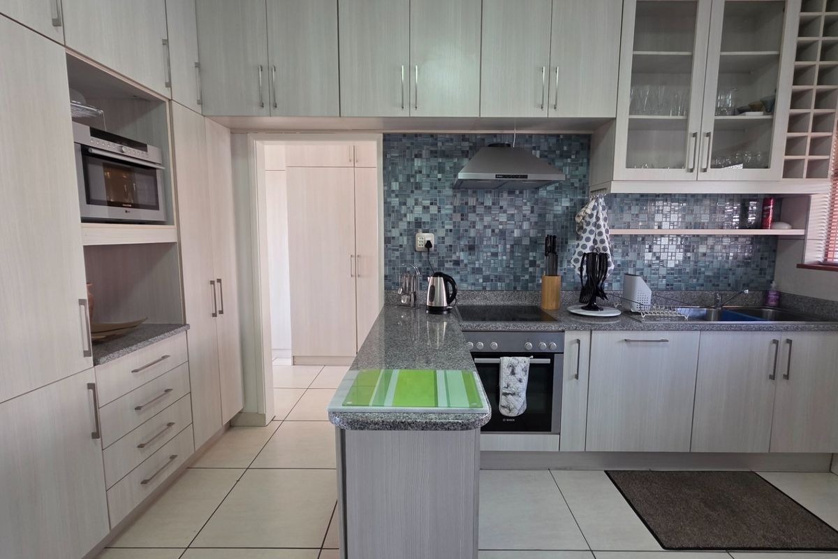 Beautiful Apartment... Fully Furnished... Close to the Beach !!! - Photo 4