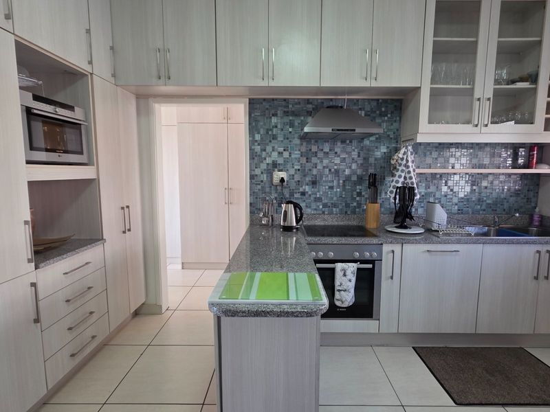 Beautiful Apartment... Fully Furnished... Close to the Beach !!! - Photo 4