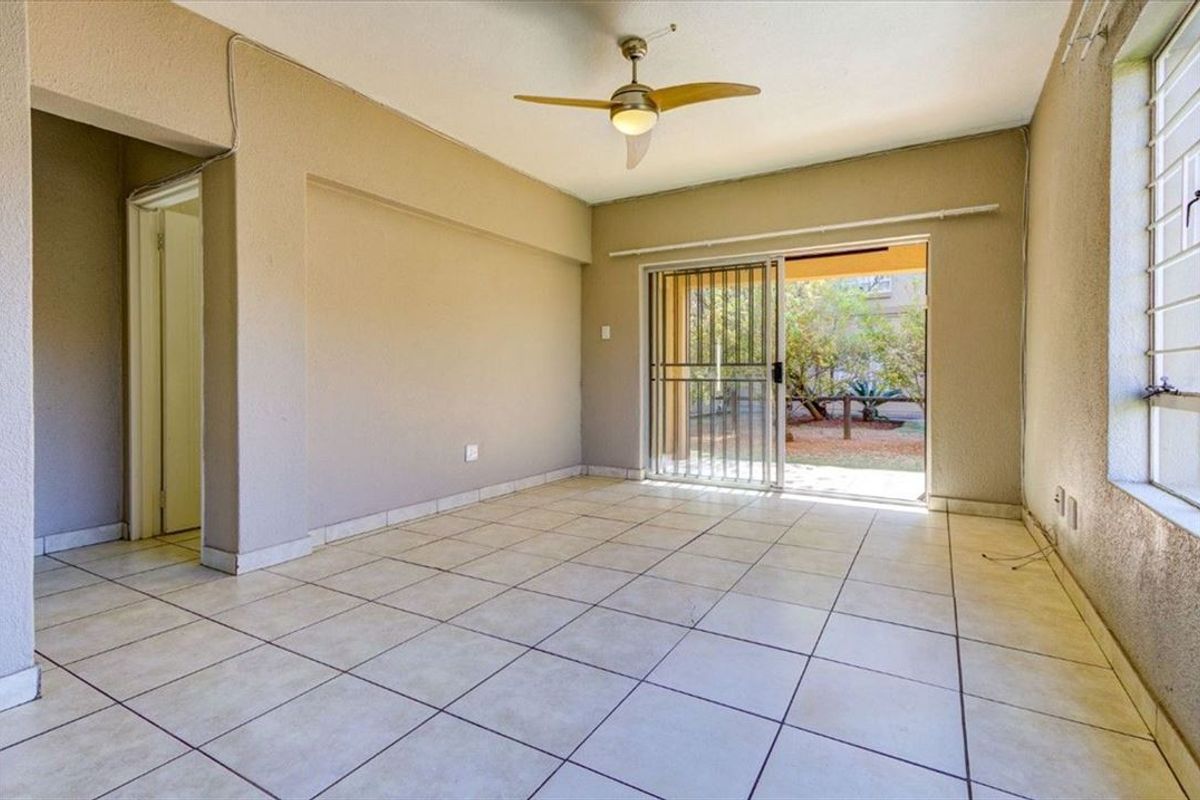 Charming Family Home with Ample Space and Comfort - Photo 2