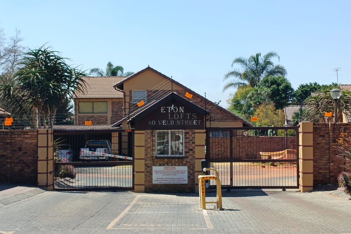 Discover the Epitome of Luxury Living in this Remarkable Double-Story Residence - Photo 3