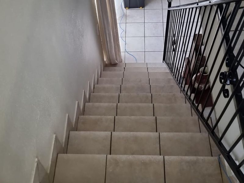 Discover the Epitome of Luxury Living in this Remarkable Double-Story Residence - Photo 9