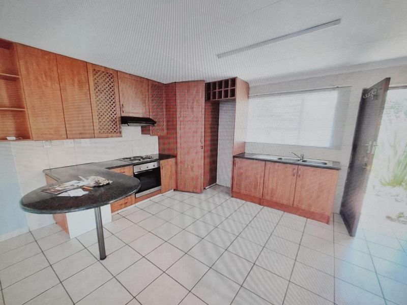 Discover the Epitome of Luxury Living in this Remarkable Double-Story Residence - Photo 6