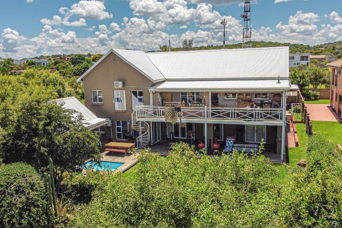 Elegant Home with Panoramic Vaaldam Views in Iconic Vaal Marina - Photo 3