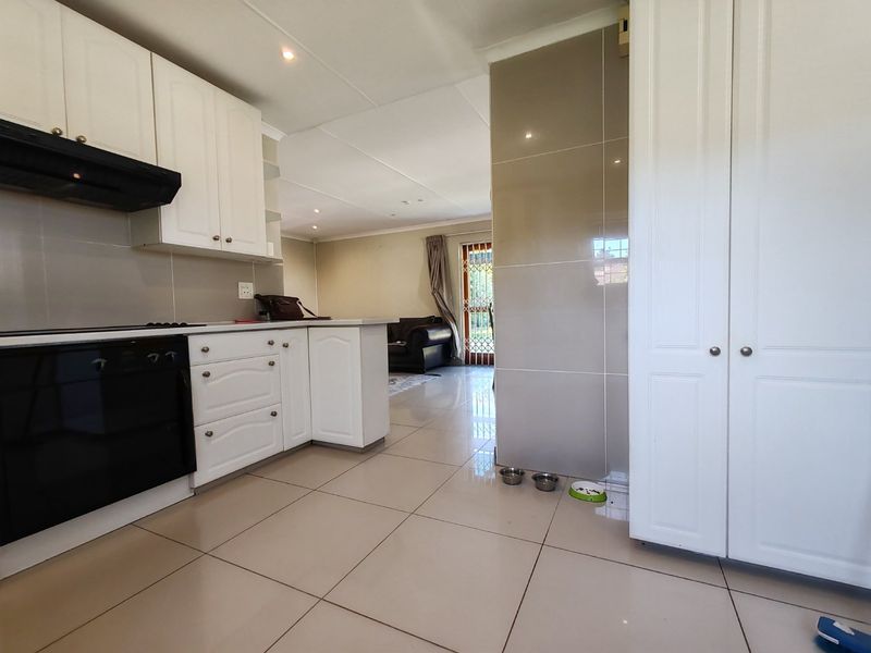 3 Bedroom Home with Flatlet- Great Location  - Photo 7
