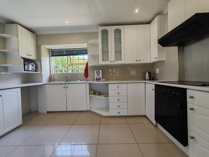 3 Bedroom Home with Flatlet- Great Location  - Photo 4