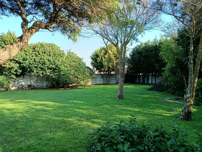 3 Bedroom Home with Flatlet- Great Location  - Photo 3