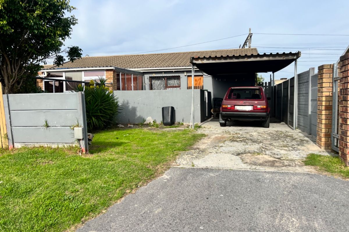 TWO BEDROOM HOUSE FOR SALE IN PEERLESS PARK WEST - Photo 2