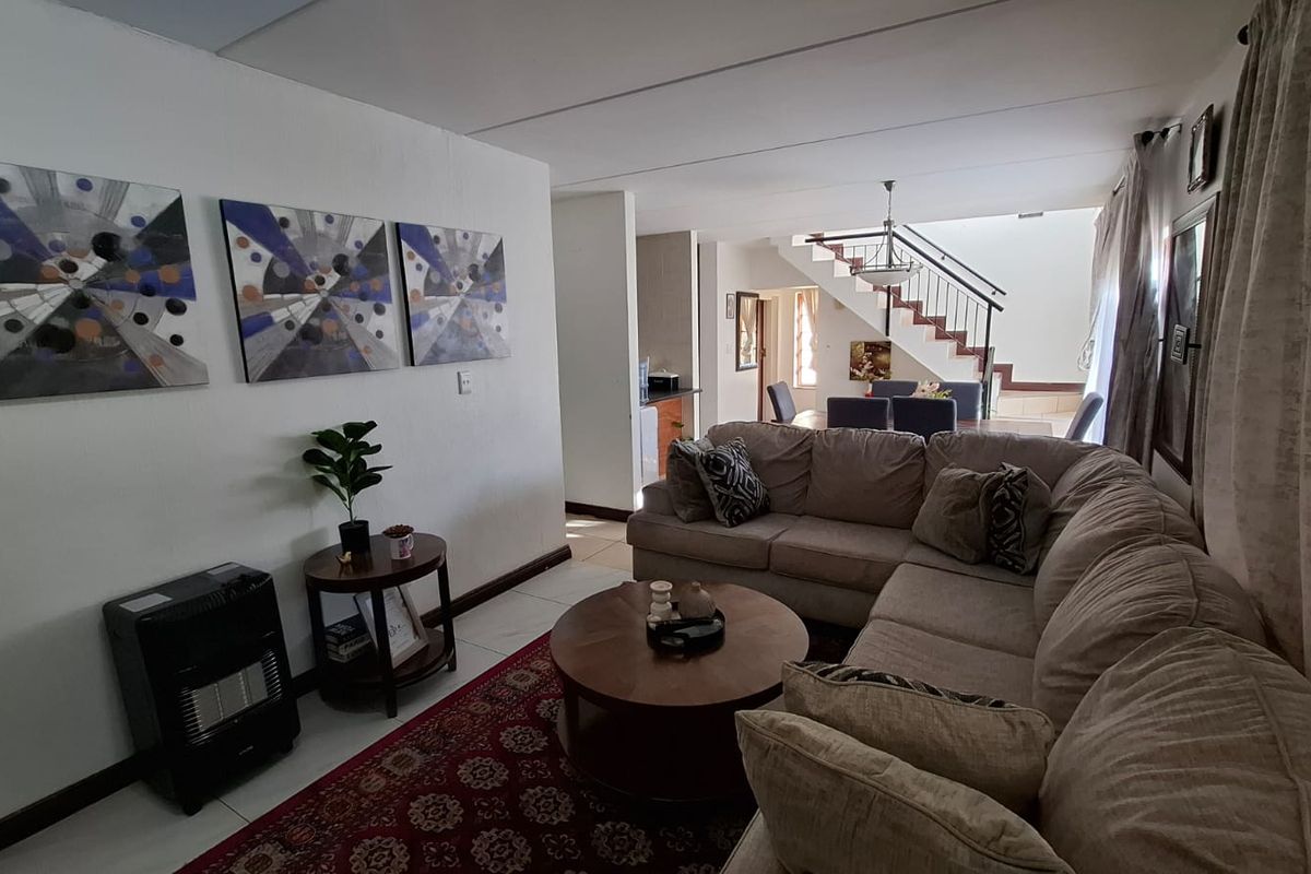 3 bedroom 2 bathroom house in Westbrook Estate - Photo 2