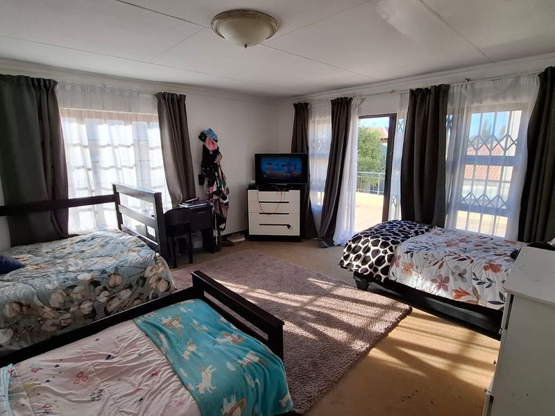 3 bedroom 2 bathroom house in Westbrook Estate - Photo 10
