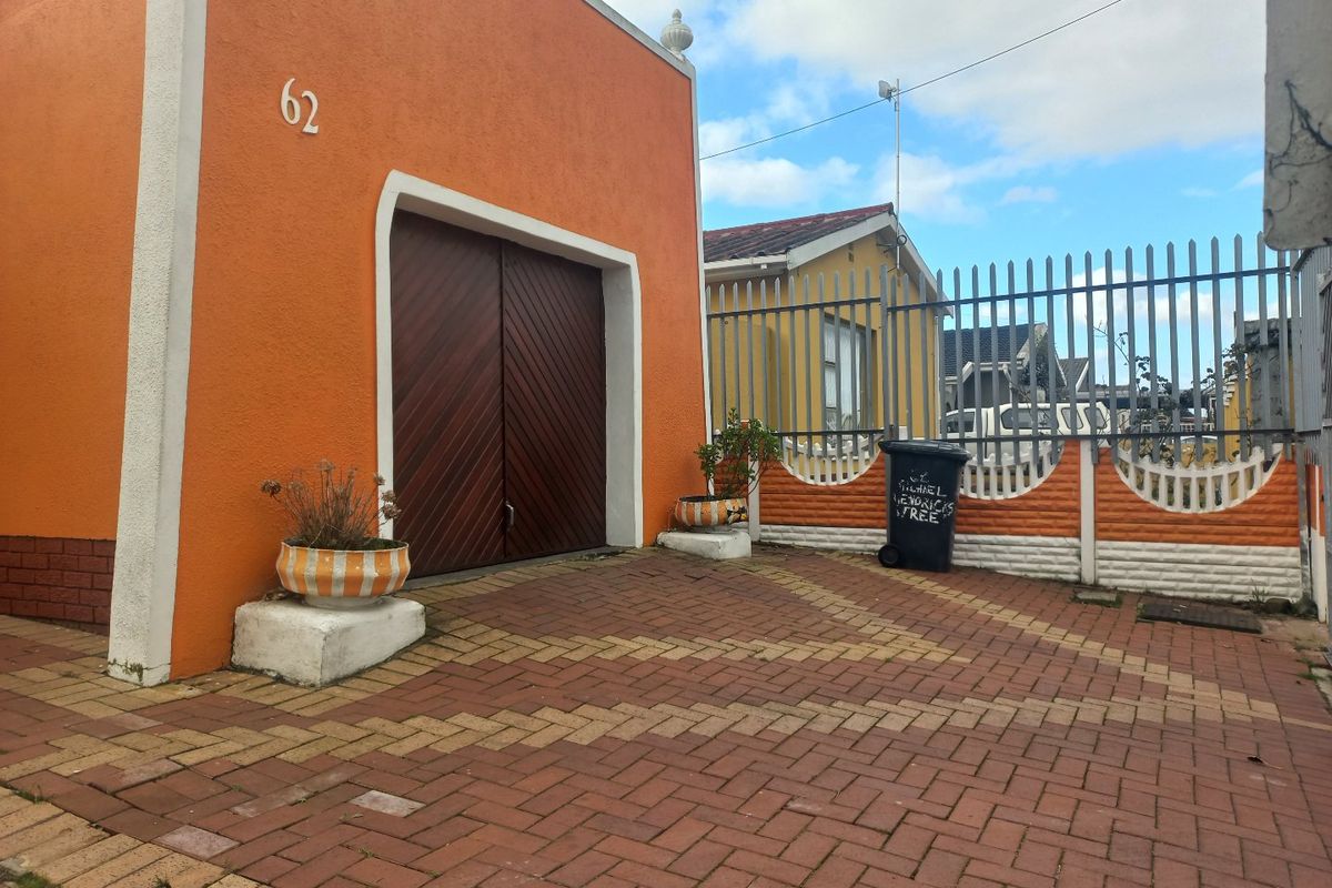 Big, Bold and Beautiful. A place to call home. Don't delay, call today! - Photo 4