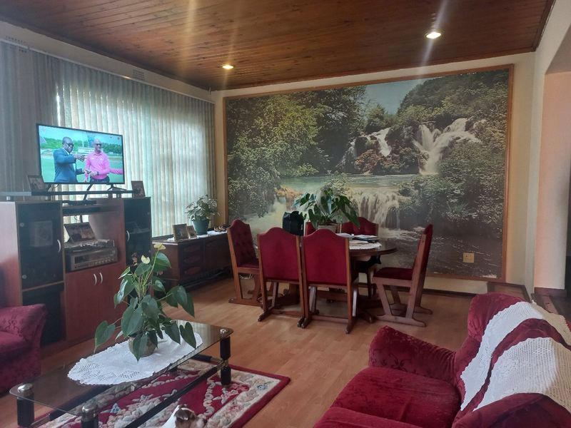 Big, Bold and Beautiful. A place to call home. Don't delay, call today! - Photo 10