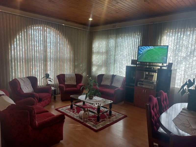 Big, Bold and Beautiful. A place to call home. Don't delay, call today! - Photo 8