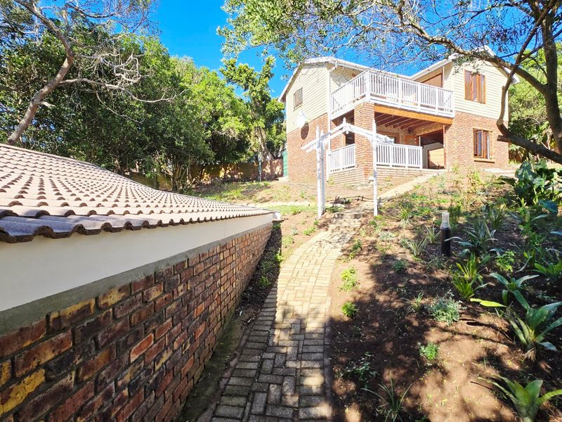 Charming Chelsea-Style Home with Stunning Views and Modern Amenities - Photo 5