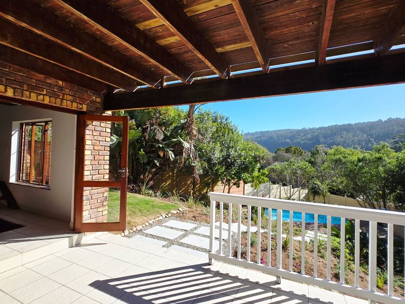 Charming Chelsea-Style Home with Stunning Views and Modern Amenities - Photo 9