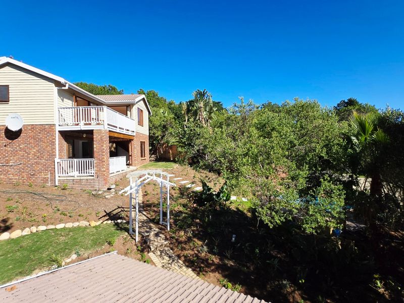 Charming Chelsea-Style Home with Stunning Views and Modern Amenities - Photo 8