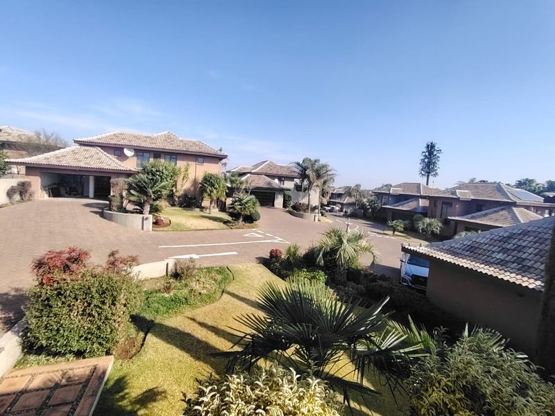 Gorgeous Townhouse for Sale in Pentagonpark - Photo 3