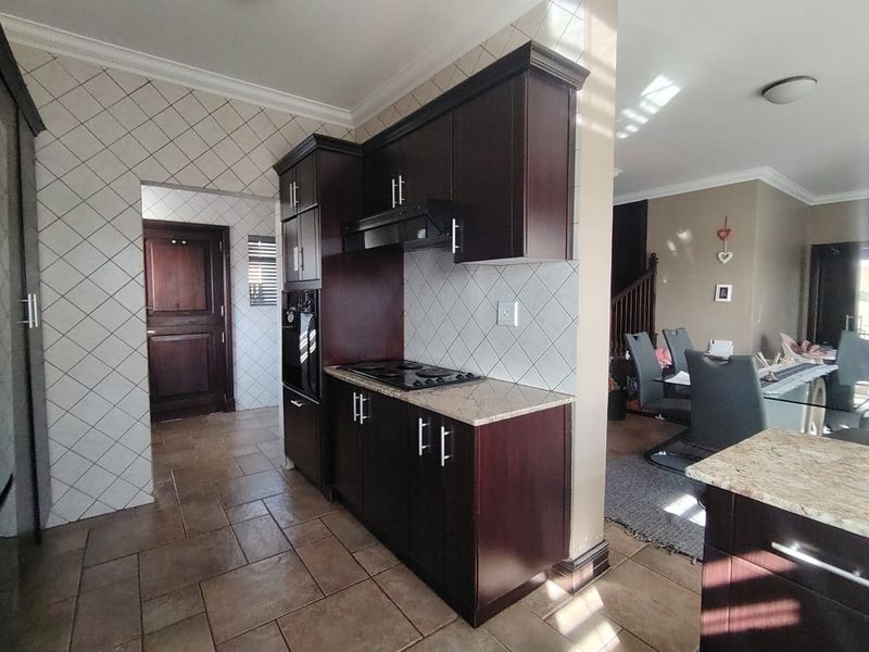 Gorgeous Townhouse for Sale in Pentagonpark - Photo 9