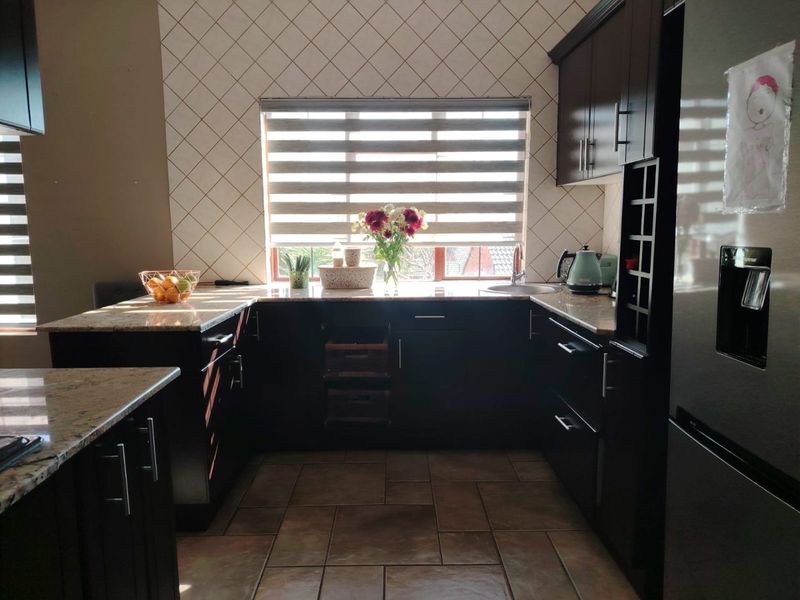 Gorgeous Townhouse for Sale in Pentagonpark - Photo 6