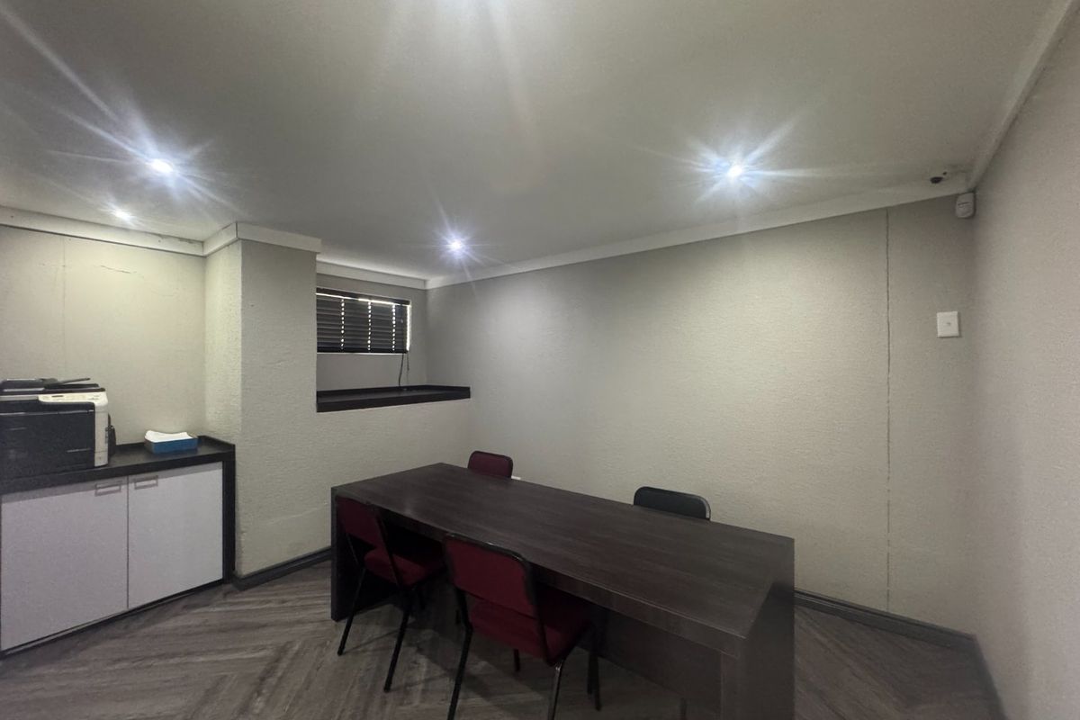 Commercial offices - PRICE EXCLUDES VAT - Photo 5