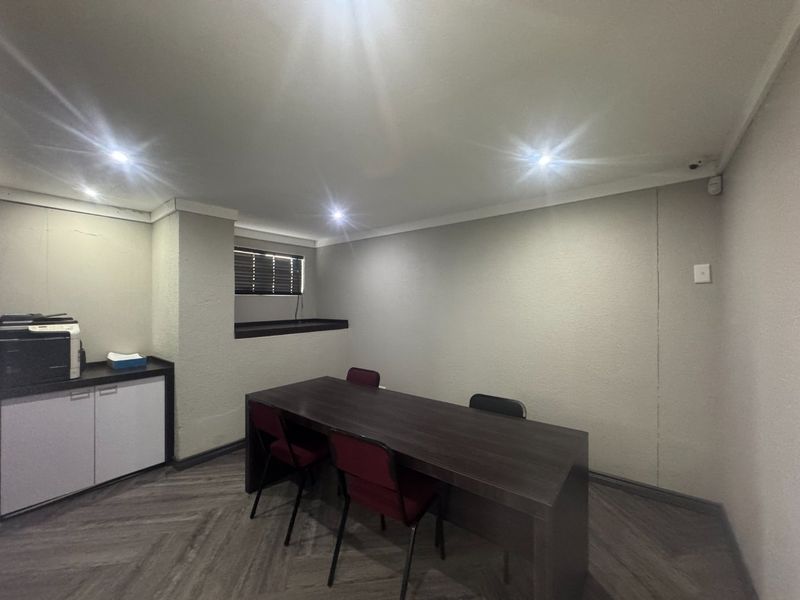 Commercial offices - PRICE EXCLUDES VAT - Photo 5